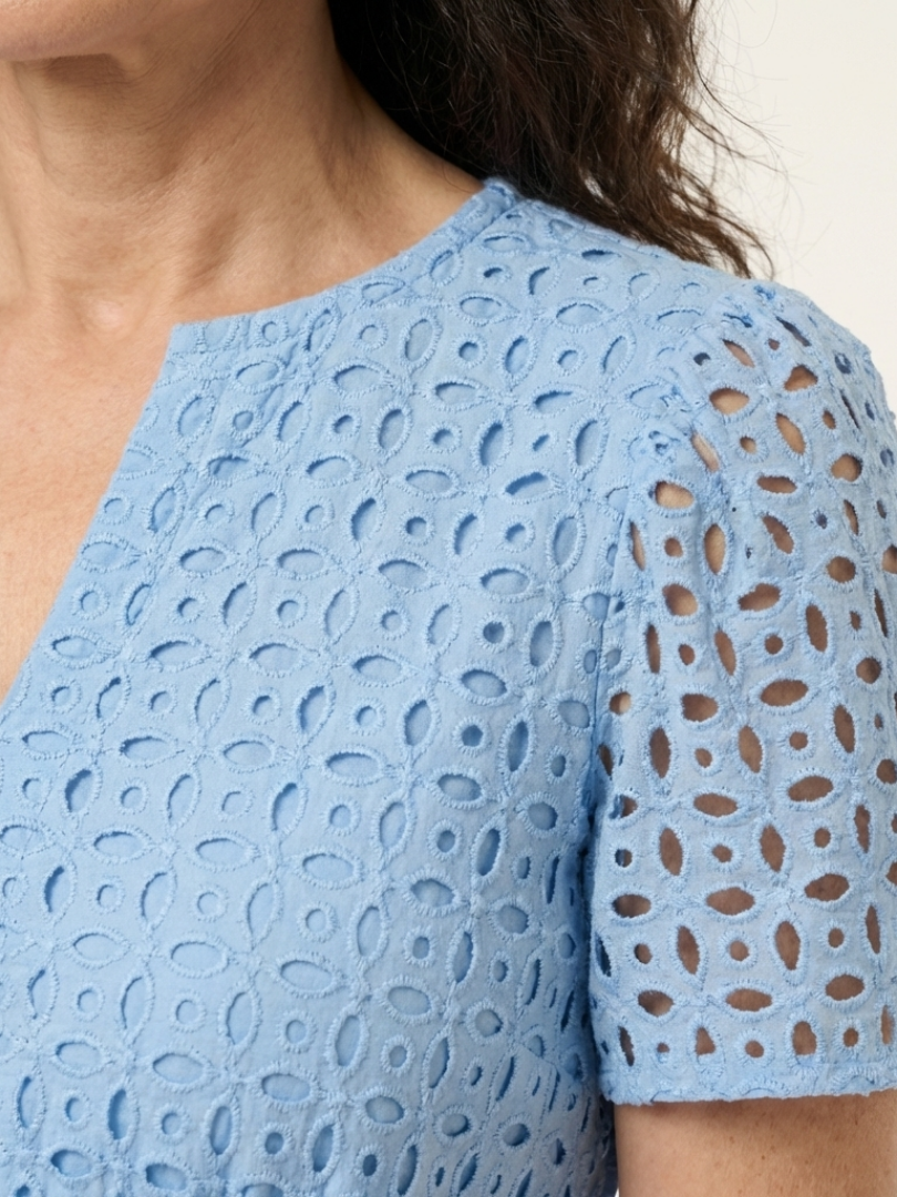 Ana | Vestido midi de manga corta con cuello en V y volantes