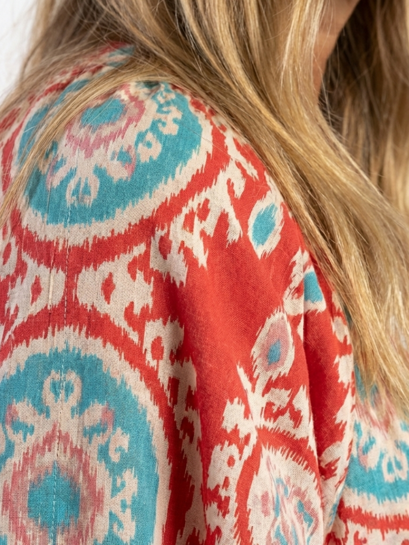 Zoe  | Vestido midi de manga corta con cuello en V y estampado Paisley