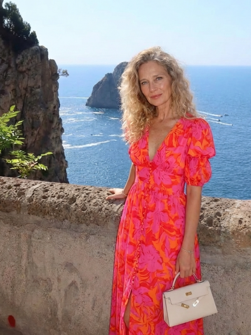 Alessia  | Vestido midi con estampado floral, cuello en V y mangas abullonadas