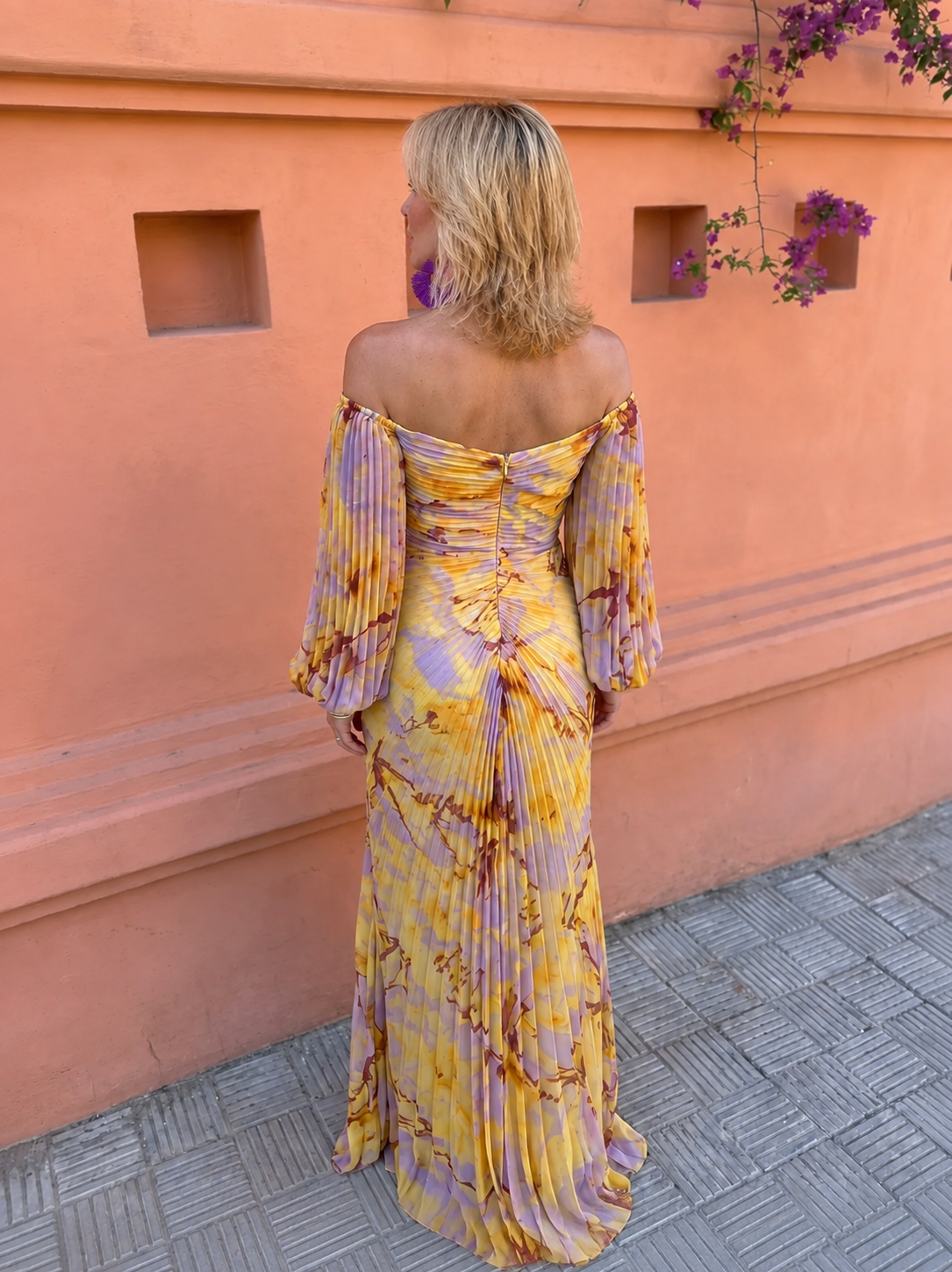 Mía | Vestido largo con estampado floral y escote profundo